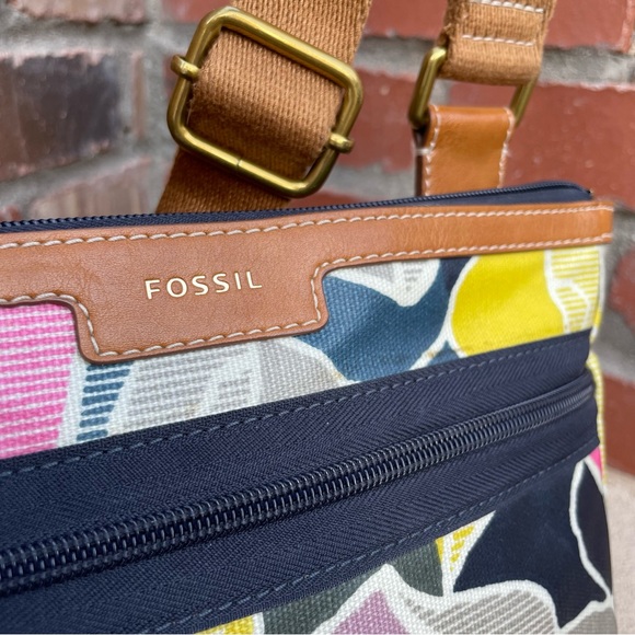 FOSSIL “Eliza” Floral PVC Coated Canvas Crossbody bag - Picture 4 of 9